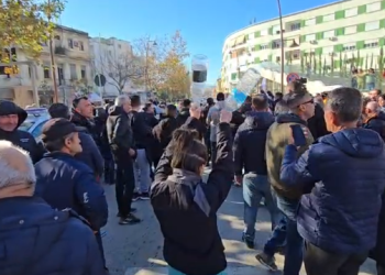 Vlorë 2025/ Qytetarët protestojnë për ujë, Rama fshihet pas retorikës dhe ia lë fajin së kaluarës