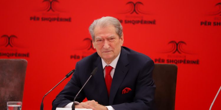 Tryeza/ Berisha: Kërkojmë qeveri teknike, të mos preket sistemi i drejtësisë