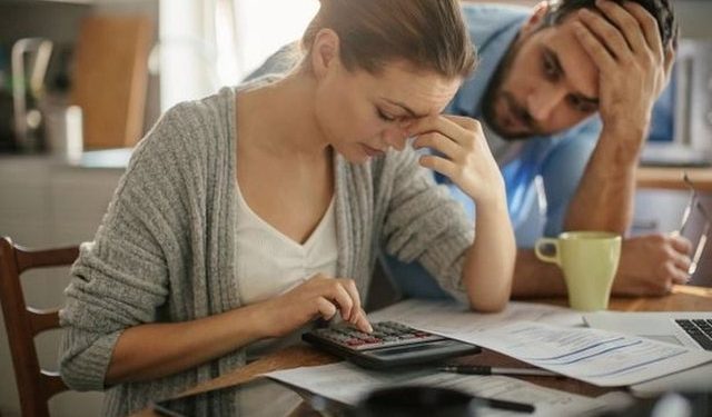 Eurostat: 1 në 4 familje në Shqipëri nuk paguan dot në kohë qiranë dhe faturat
