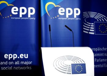 PPE dorëzon në Parlamentin Evropian raportin për Shqipërinë: Zgjedhjet dhe korrupsioni rrezikojnë rrugën drejt BE-së