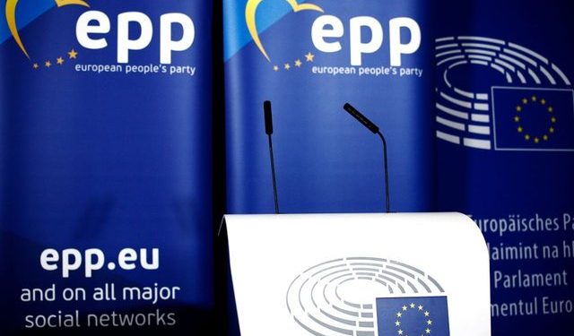 PPE dorëzon në Parlamentin Evropian raportin për Shqipërinë: Zgjedhjet dhe korrupsioni rrezikojnë rrugën drejt BE-së