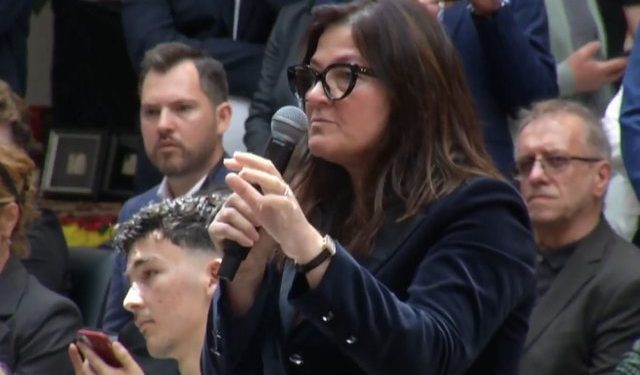 “Jeni larg realitetit”, shqiptarja nga Bolonja shpërthen në Samitin e Ramës: Doja të flisja, por më refuzuat