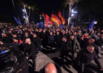 Opozita ‘zbret’ në shesh, sot protesta kombëtare para Kryeministrisë