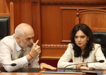 Spiropali ‘godet’ Ramën: Nuk do hesht përballë sulmeve, PS është kthyer në drejtorokraci