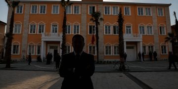 Fisnik Qosja e largoi nga detyra/ Reagon kreu i PBKD Kavajë: Ky qytet po përjeton një realitet të hidhur politik…
