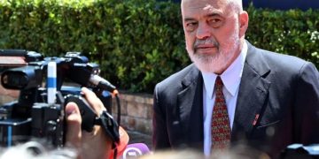 Rama fajëson armiqtë e Trump për jehonën e Zvërnecit: Nuk i rruhej njeriu…