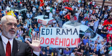 Protestat shkundin Ramën, qytetarët i kërkojnë dorëheqjen, kryeministri i quan “memexhinj”
