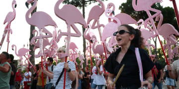 New York Times: Revolta e flamingove po sfidon qeverinë e Ramës