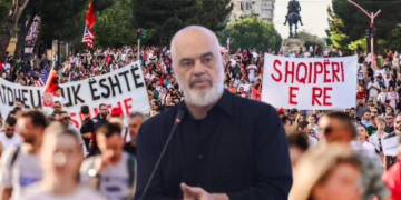 Rama pranon realitetin e protestuesve, por jo përgjegjësinë: Nuk jam armiku juaj, po iu përdorin
