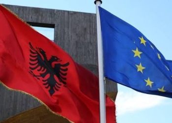 Raporti i KE “nxin” qeverinë: PPP-të, tenderët, Tatimet e Doganat mbeten vatra korrupsioni