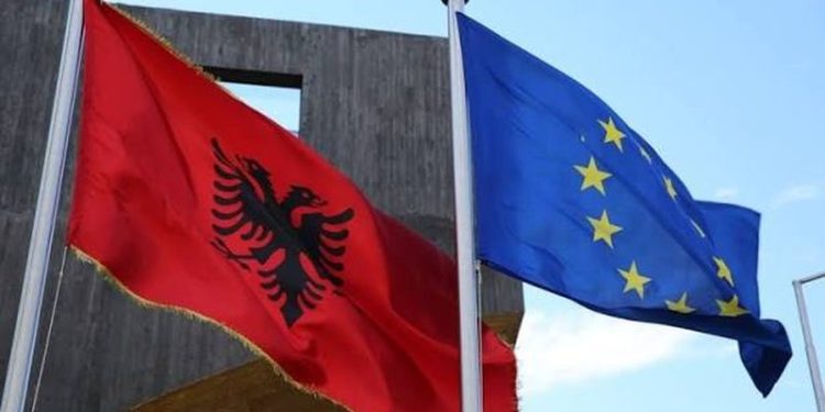 Raporti i KE “nxin” qeverinë: PPP-të, tenderët, Tatimet e Doganat mbeten vatra korrupsioni