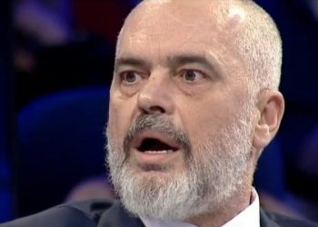 Auditorët e BE ‘nxijnë’ Shqipërinë: Projektet e transportit, të ngadalta dhe të pambikëqyrura