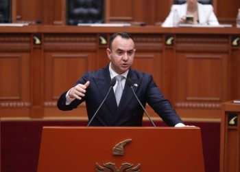 PD dënon dhunën policore kundër protestuesve dhe kërkon hetim: Rama është çakorduar