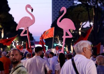 Media franceze: Rama shpenzoi 4.2 mln euro për Kanye West, por nuk arriti të shuajë zemërimin e shqiptarëve