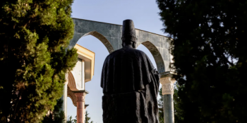 Rama synon të zhvendosë vëmendjen/ Mediat holandeze për shtetin bektashi: Një marifet PR-je