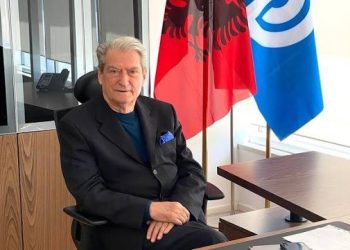 Berisha për median britanike: Rama sillet si sulltan, e trajton Shqipërinë si çiflig personal