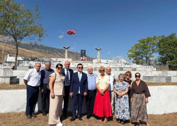 Nderohen dëshmorët nacionalistë në Gërhot/ Artur Roshi: Kujtesa e tyre është pjesë e vazhdimësisë së ideve demokratike kombëtare