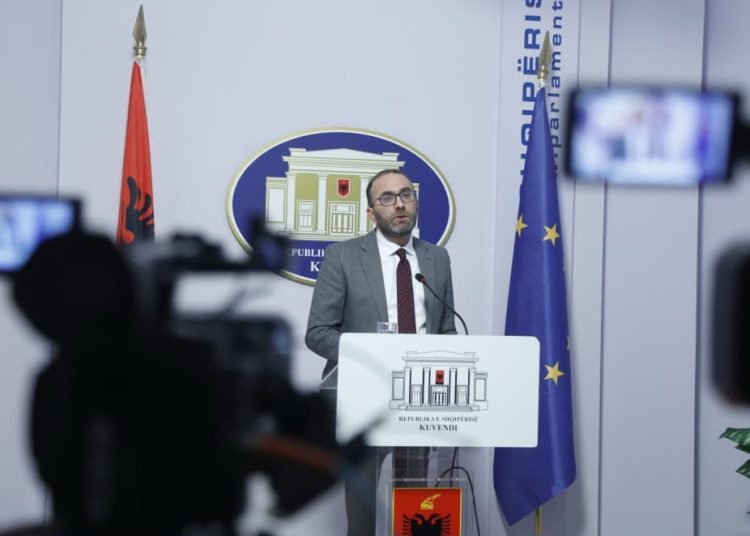 Skandali i SHISH/ Bardhi – Ramës: Alibia jote ka rënë, dil dhe jep dorëheqjen!