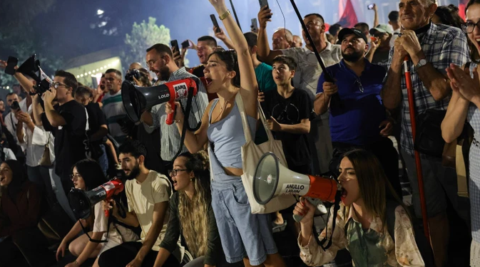 Gazeta gjermane: A do të bëhet “Revolucioni i Flamingove” rrezik për pushtetin e Edi Ramës?