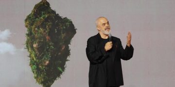 “Idiotë të verbuar nga pushtetit”/ “The Albanian Files” trazon Holandën, arkitektët që punuan me Ramën përballen me kritika të forta