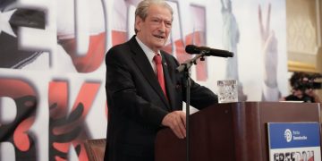 Berisha flet nga SHBA: Ata që më ndaluan, sot janë non-grata në vendin e tyre! Mirënjohje presidentit Trump