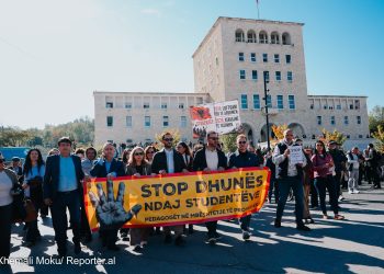 Sot dita e 9-të e protestës, pedagogët krah studentëve: Rama të japë dorëheqjen