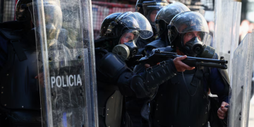 Reuters: Rama nën presionin e protestave, përdor BE-në si “mburojë” për pushtetin