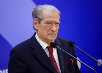 Berisha denoncon paketën fiskale të Ramës: Rëndon biznesin e vogël, favorizon oligarkët